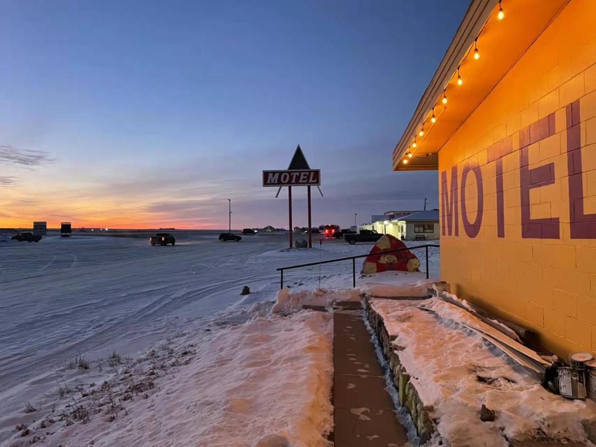 Dundurn Motel Exteriör bild