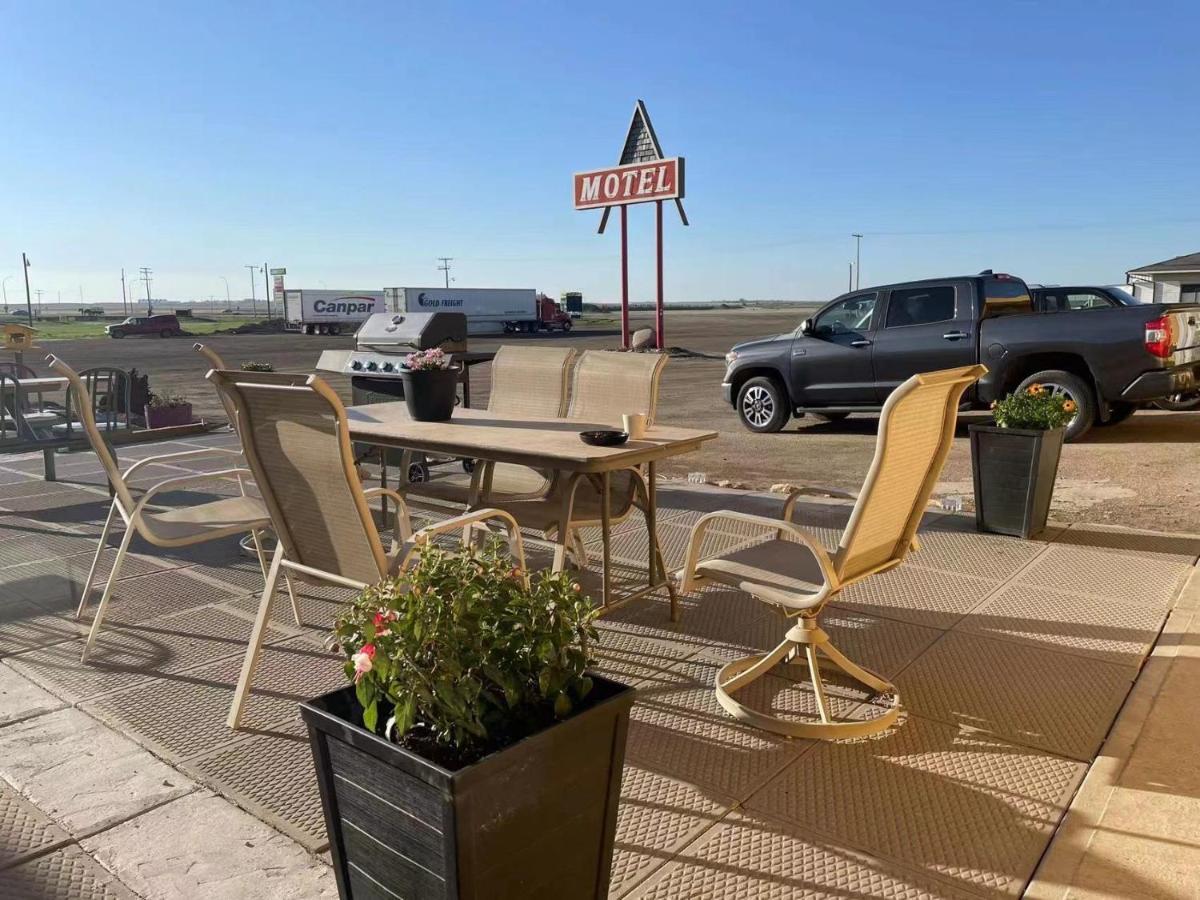 Dundurn Motel Exteriör bild