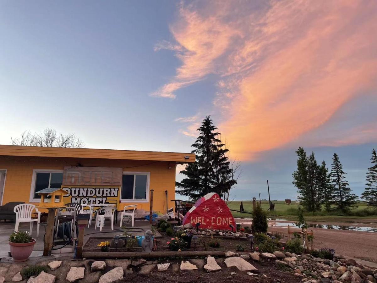 Dundurn Motel Exteriör bild